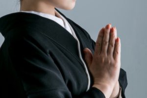 お葬式の服装や香典などのマナー!お葬式前に準備するものをテレビで紹介!