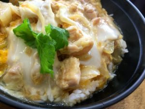 電子レンジで作る親子丼レシピ！たった3分でできる？『教えてもらう前と後』