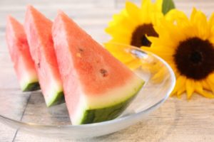 スイカの甘い部分が食べられる切り方！甘いスイカの選び方とは？