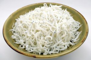 しらすの選び方は大きさと形をみる？なぜお腹が赤いの？【ハナタカ】