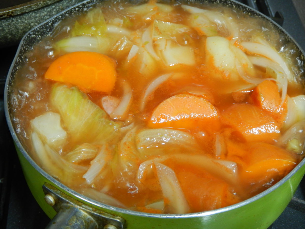 冷凍レタスと人参の使い方！簡単に作れるポトフスープレシピ！