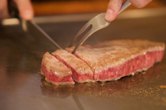 お肉の焼き加減の簡単な確認方法！家庭で調理するときも使える方法とは？