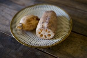 レンコンの下ごしらえや保存法！部位や切り方で美味しさがアップ？